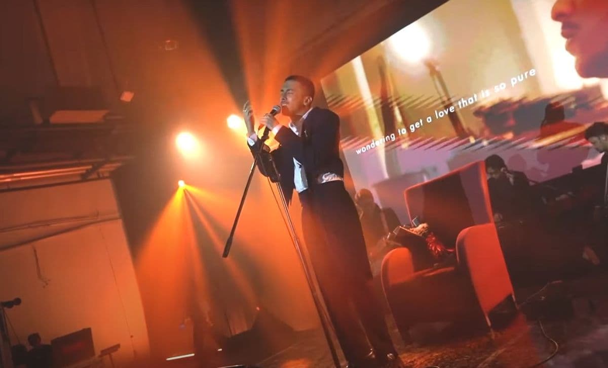 Makna Lagu Somebody Pleasure oleh Aziz Hedra, Lirik dan terjemahan