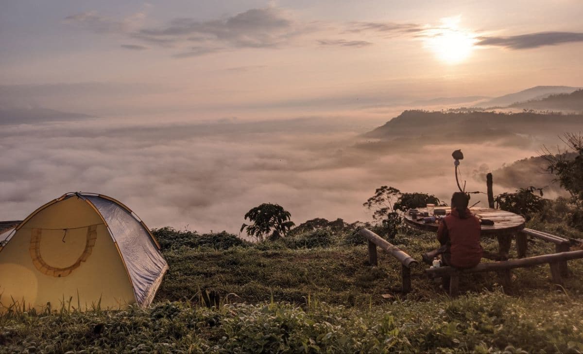 Wisata Bukit Embun Lampung Barat: Pemandangan Cantik Negeri Di Atas Awan!