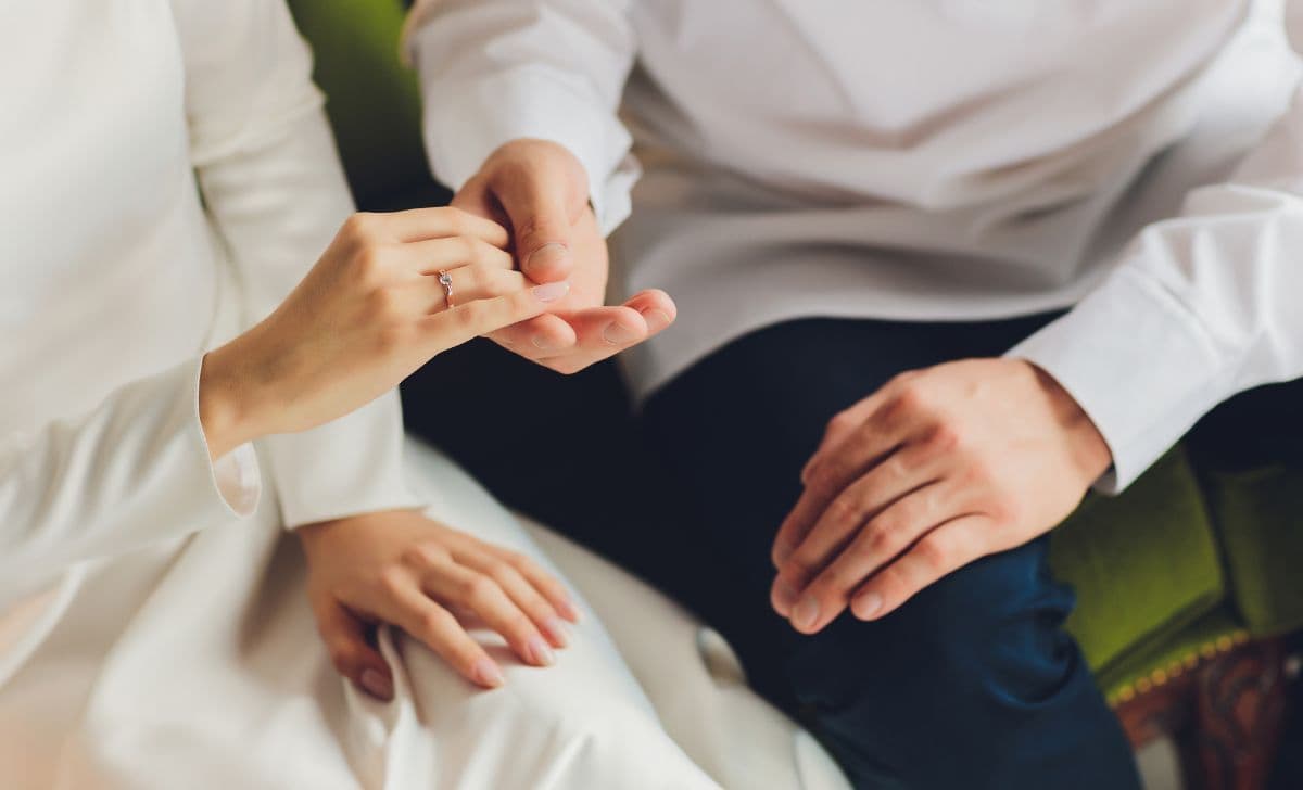 Solusi Pernikahan Beda Agama Menurut Islam: Putus atau Terus?