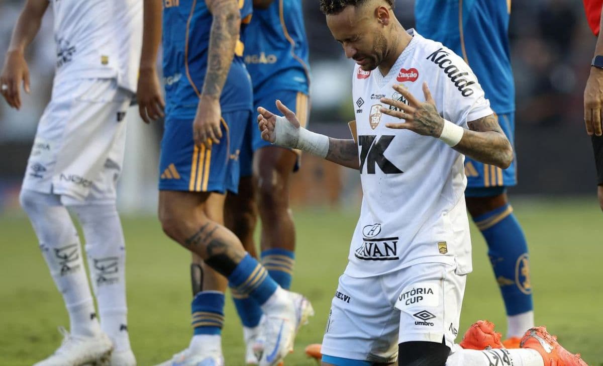 Neymar Bantu Santos Selamat dari Degradasi, Akan Jalani Operasi Lutut Kiri