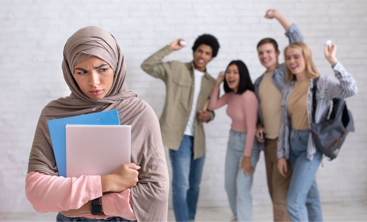 Mengapa Kita Tidak Boleh Menghina Orang Lain? Ini Alasannya!