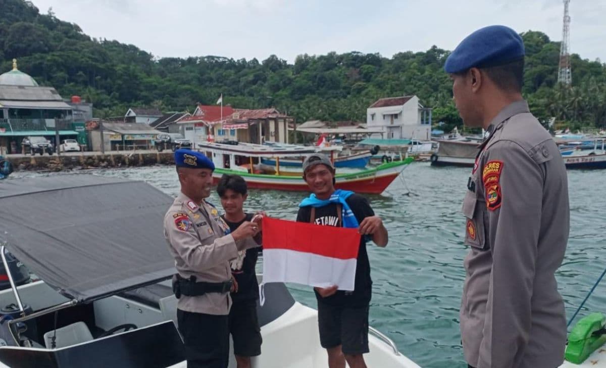 Polairud Polres Pesawaran Ajak Masyarakat Maritim Kibarkan Merah Putih di Laut