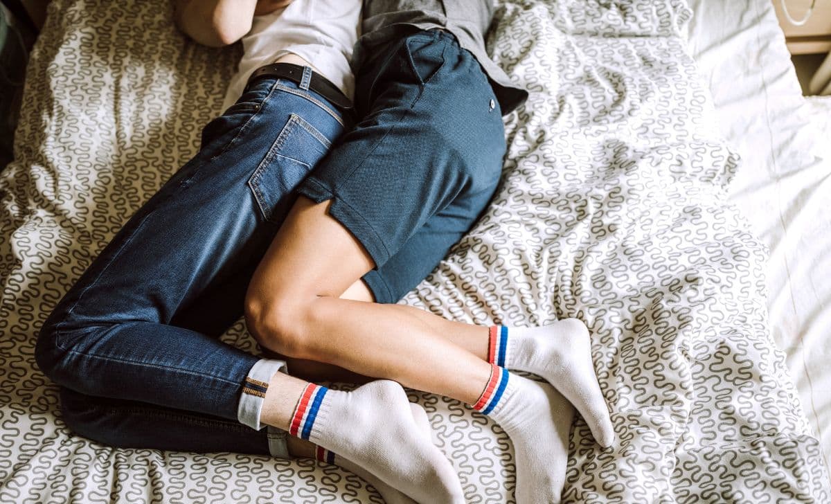Cuddle Adalah Kunci Kebahagiaan yang Sering Dilupakan!