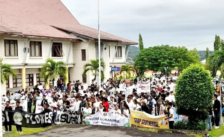 Ribuan Warga Ende Tolak Proyek Geothermal di Flores