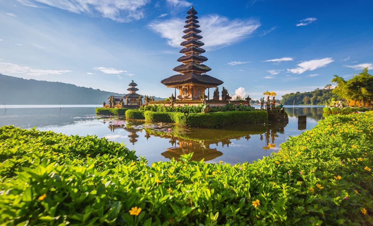 7 Destinasi Honeymoon yang Banyak Dikunjungi