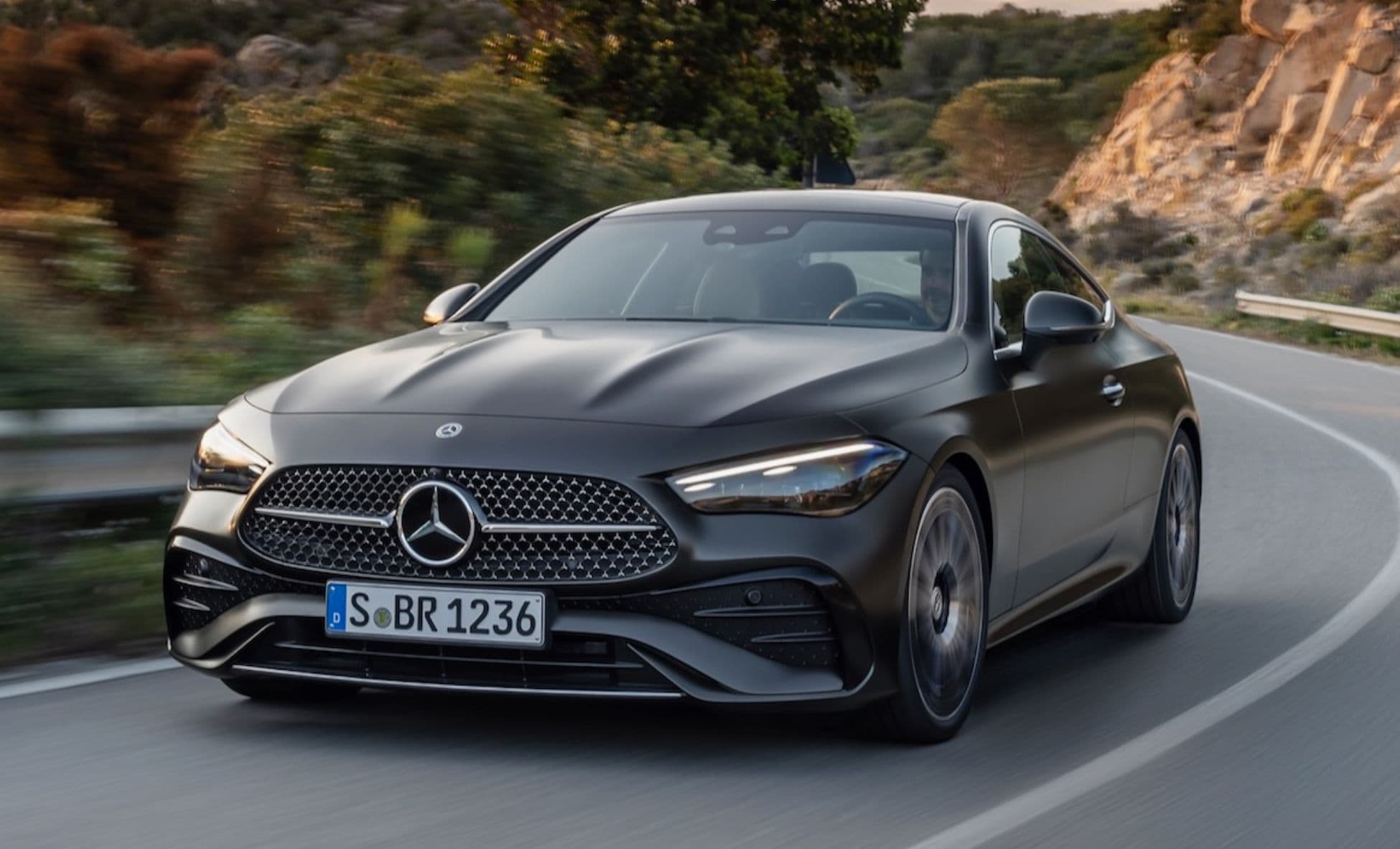 Mercedes-Benz CLE, Coupe Mewah yang Menggabungkan Elegansi dan Performa