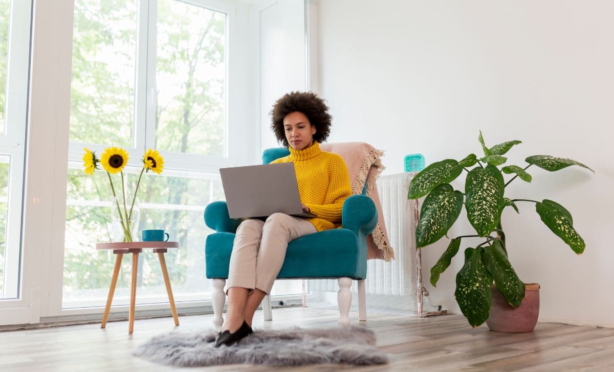 Kerja Freelance dari Rumah via Online? Cari Lowongannya Disini!