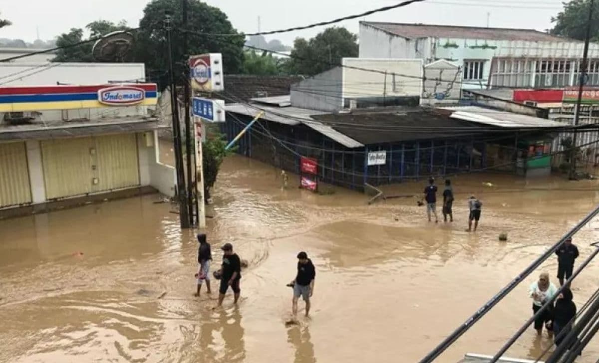 Banjir Meluas di DKI Jakarta, 67 RT Masih Terendam hingga Dini Hari
