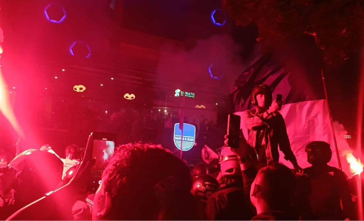 Persib Bandung Juara Liga 1 2024/25, Bobotoh Rayakan Kemenangan dengan Euforia