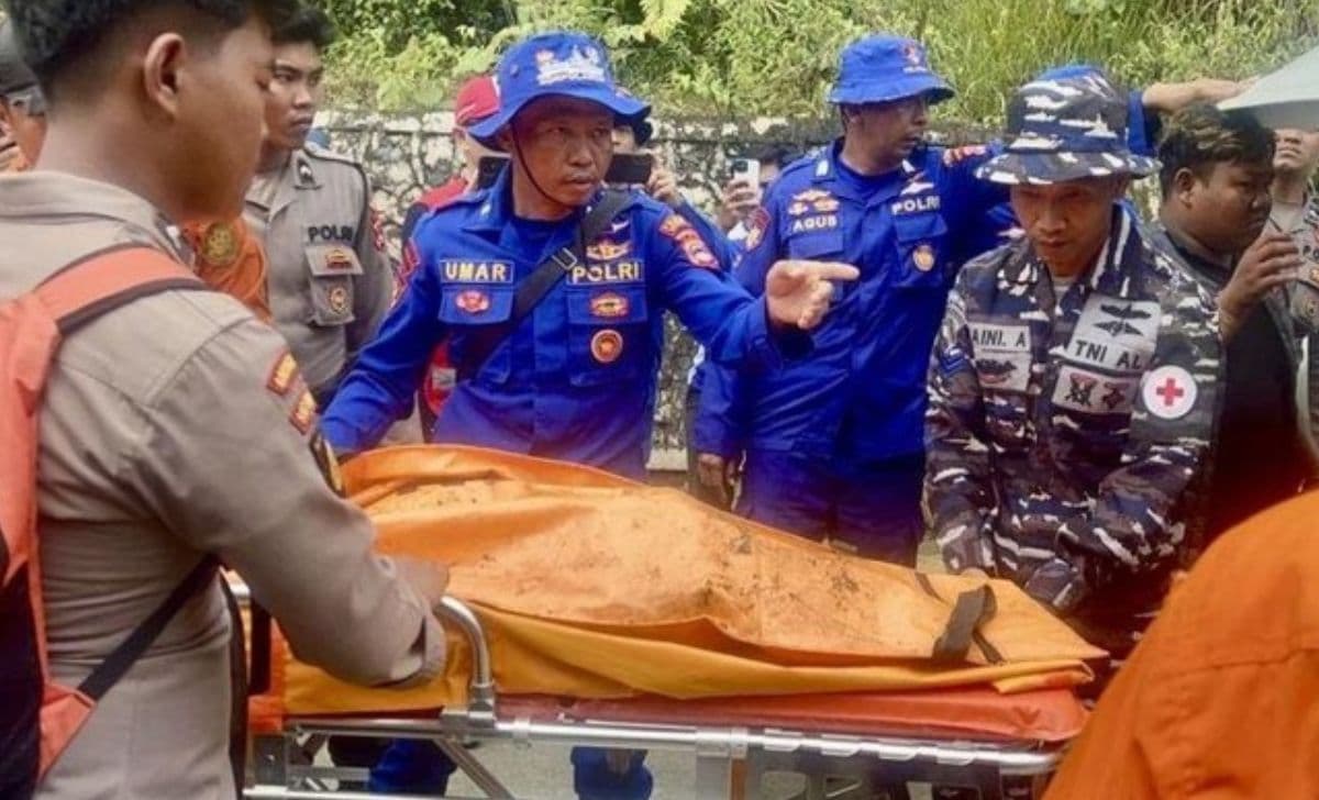 Delapan Jasad Korban Helikopter Jatuh di Tanah Bumbu Berhasil Ditemukan Tim SAR