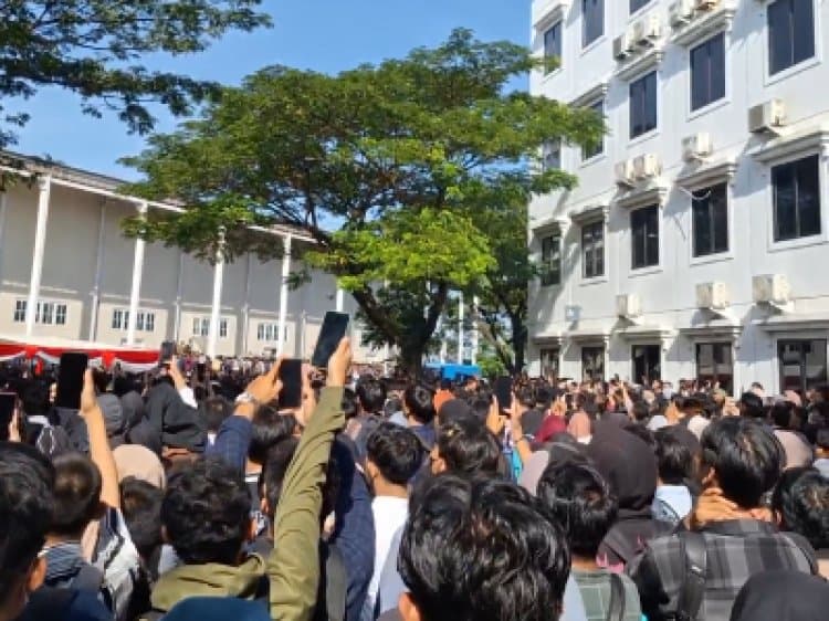 Job Fair di Cikarang Diserbu 25 Ribu Pelamar, Sejumlah Peserta Pingsan