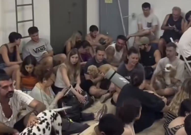 Iran Balas Serangan, Ratusan Rudal Hujani Israel: 60 Orang Terluka, Warga Panik Mengungsi