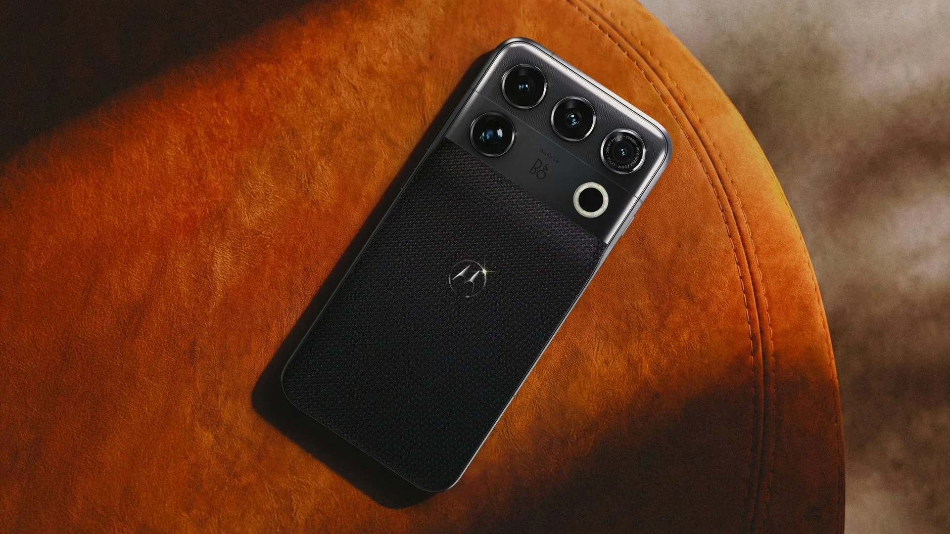 Motorola Signature 27: A Flagship Experience with High Performance and Premium Design
