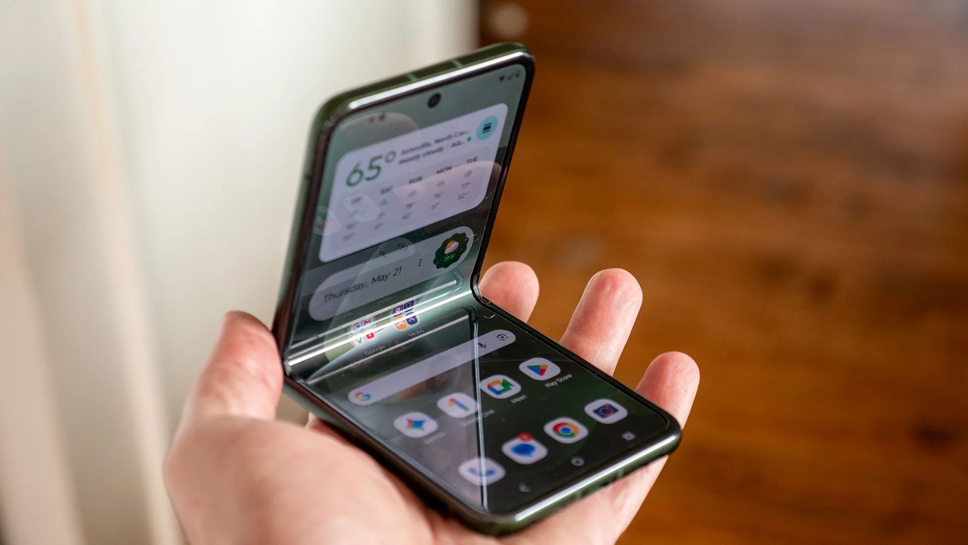 New Motorola Foldables Arrive at Verizon with Attractive Discounts