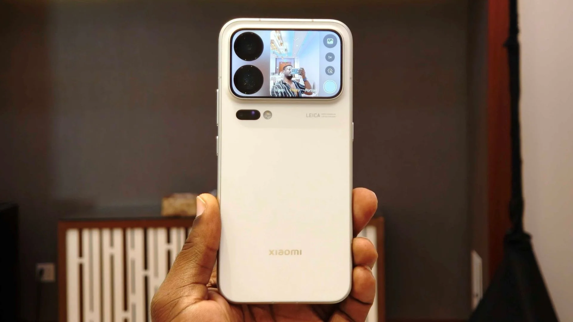 Xiaomi's 18 Pro Series: Advanced Display Features and Performance Enhancements