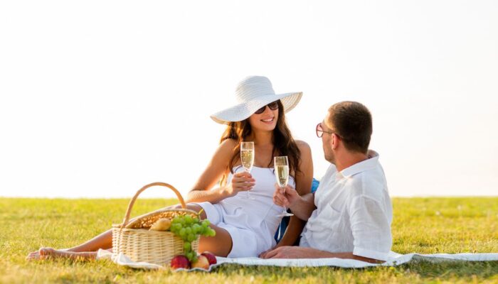 15 Ide Kencan Romantis yang Tidak Memerlukan Banyak Biaya