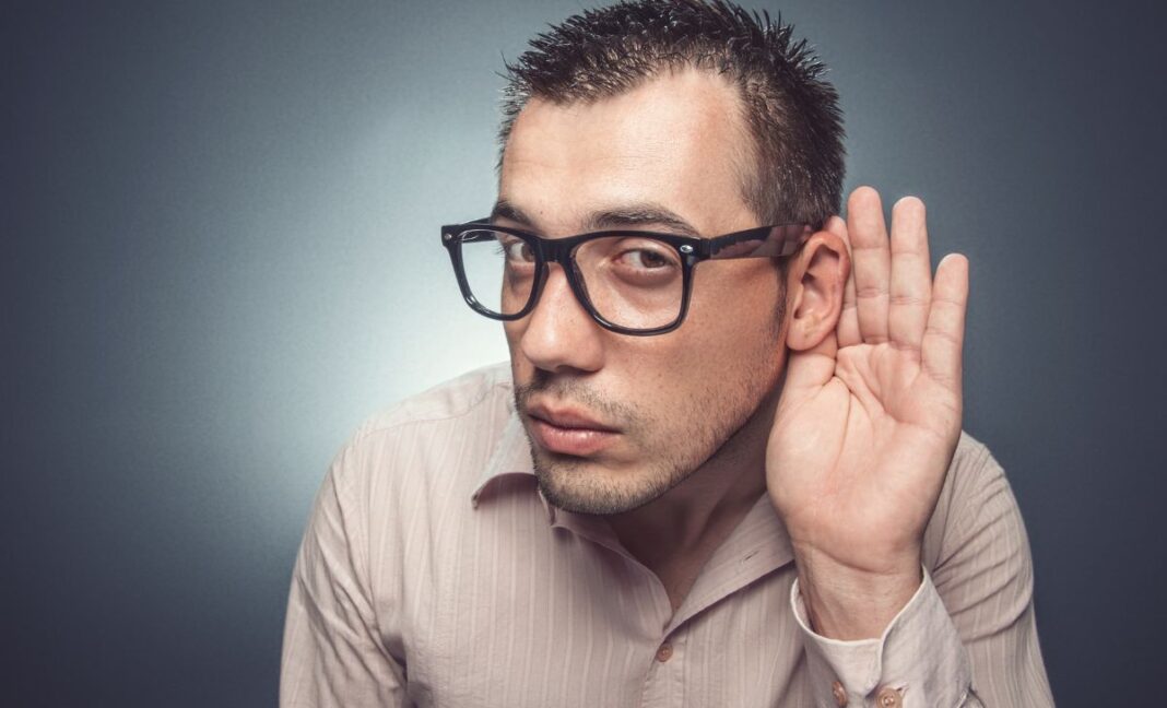 Telinga Berdenging Sebelah Kiri