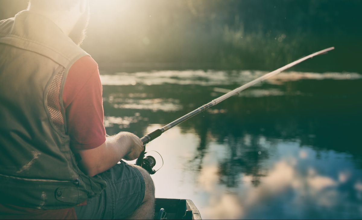 mimpi mancing ikan di sungai