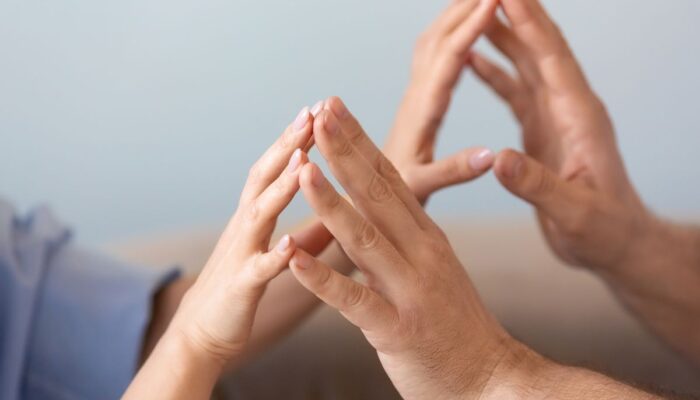 Physical Touch: Mengapa itu Penting?