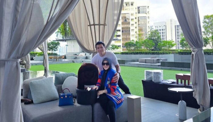 Syahrini Tampil Glamor dengan Perhiasan Rp 1,6 Miliar Saat Nongkrong Bareng Keluarga