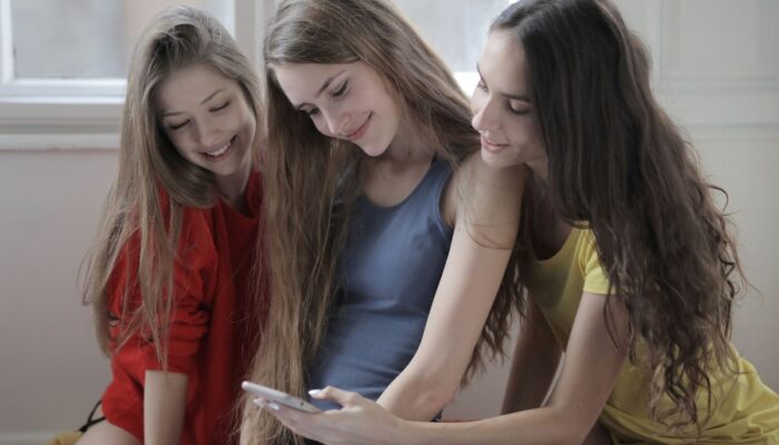 Apa Arti Besti dalam Bahasa Gaul yang Viral di Medsos