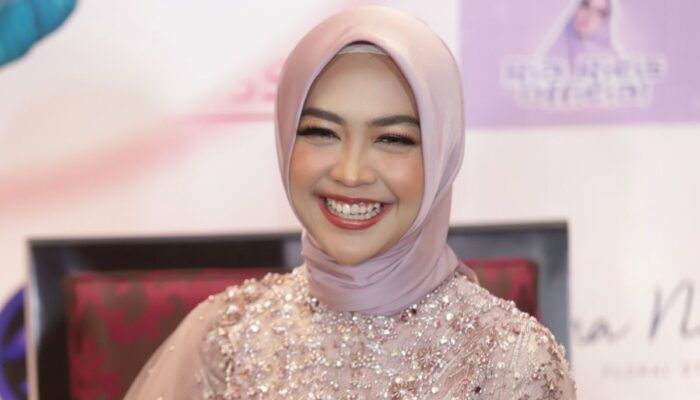 Ria Ricis Wujudkan Impian Menjadi Guru di Sekolah TK Miliknya