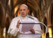 Kesehatan Paus Fransiskus Memburuk, Vatikan: “Kondisi Masih Kritis”