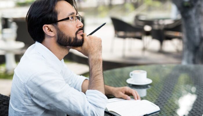 Ingin Menulis Cerpen? Pahami Unsur Intrinsik dan Ekstrinsik dalam Cerpen