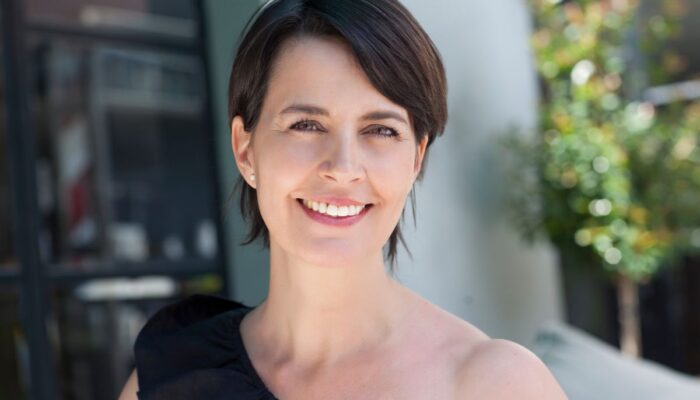 Istilah untuk Wanita yang Menyukai Pria Lebih Muda