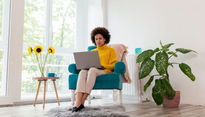 Kerja Freelance dari Rumah via Online? Cari Lowongannya Disini!