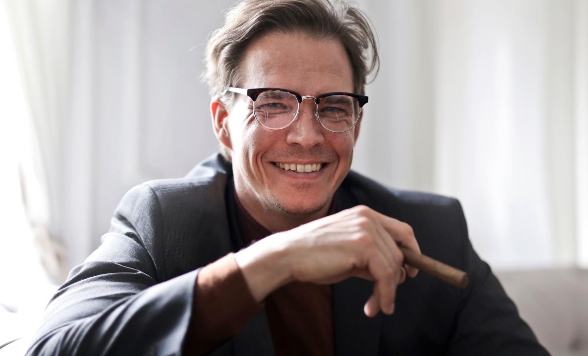 Kode Wanita Menyukai Pria Beristri