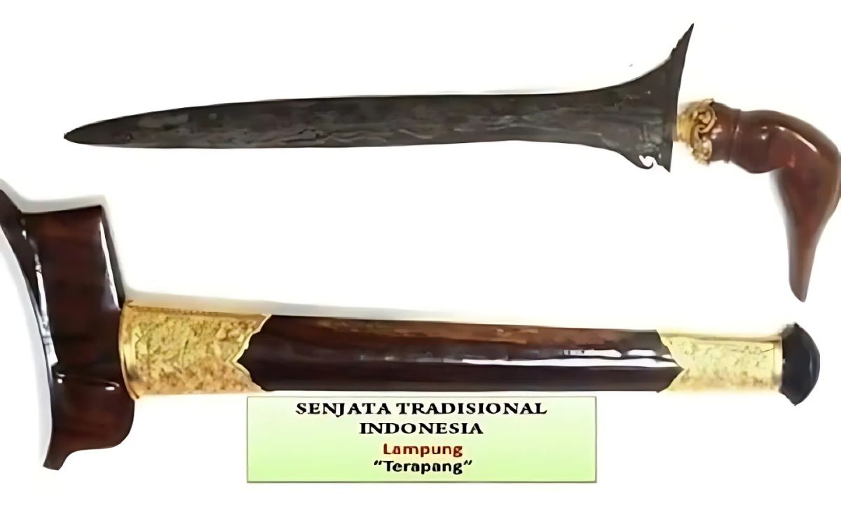 senjata tradisional lampung terapang