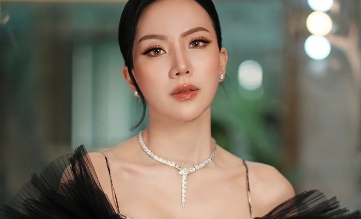 Agnes Jennifer Ungkap Alasan Tak Perlihatkan Kesedihan