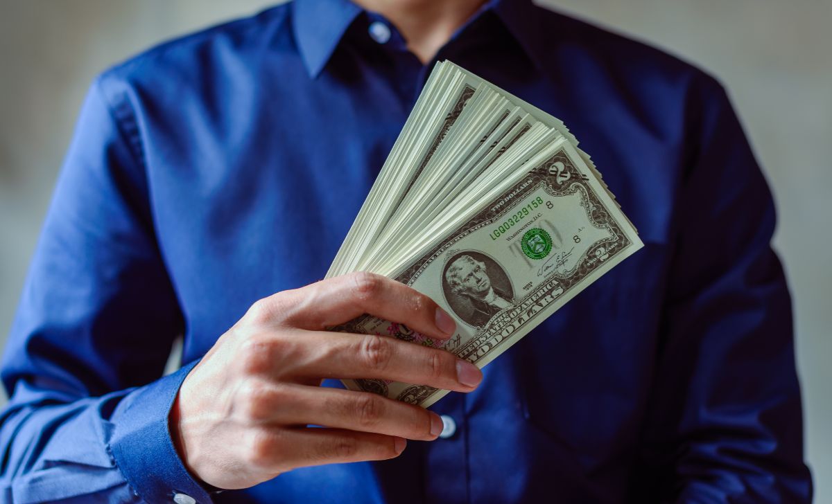 Bank Mandiri dan BCA Hadapi Tantangan Likuiditas Valas di Tengah Gejolak Global