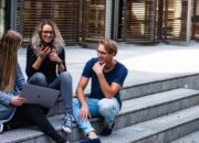 Cara Mencari Topik Pembicaraan dengan Orang Baru Biar Gak Krik Krik