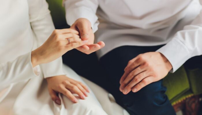 Solusi Pernikahan Beda Agama Menurut Islam: Putus atau Terus?