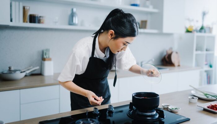 Cara Nonton 1111.90 l50 204 YouTube 18 Japanese Curry: Bukan Sekadar Film