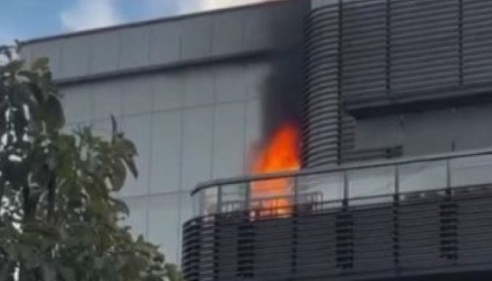 Kebakaran di Mall Bintaro Xchange 2, Pengunjung Panik dan Berhamburan Keluar