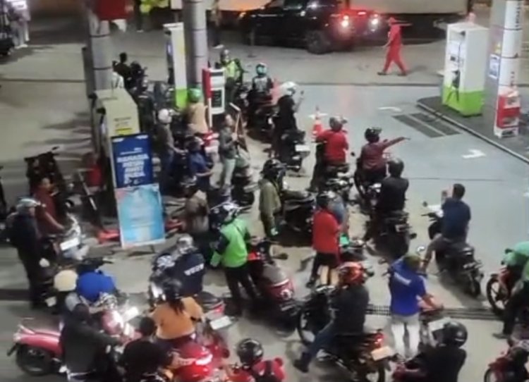 Kelangkaan BBM Landa Balikpapan, Antrean Mengular