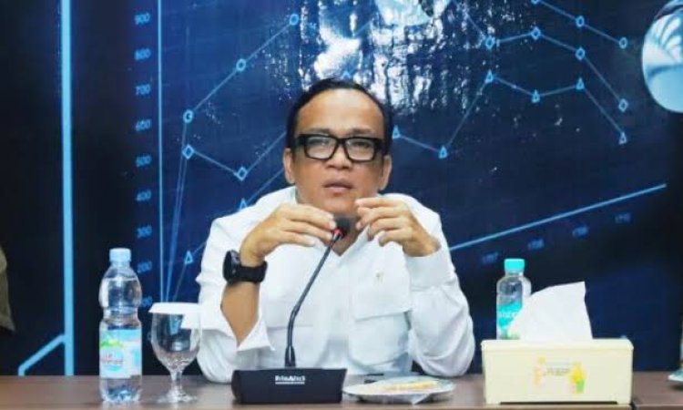 Kemnaker Segera Larang Syarat Umur dan "Good Looking" dalam Lowongan Kerja