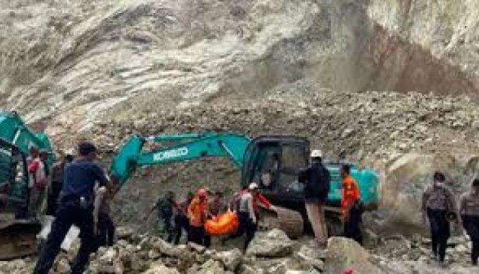 Longsor Tambang Gunung Kuda Cirebon, 8 Orang Tewas