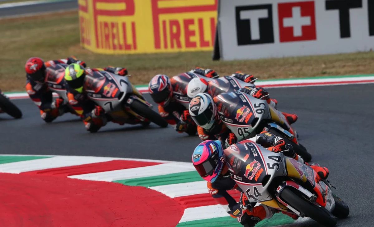 Veda Ega Pratama Cetak Sejarah di Red Bull Rookies Cup, Menang Beruntun di Mugello
