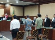 Vonis Tiga Terdakwa Korupsi APD Kemenkes Lebih Ringan dari Tuntutan Jaksa