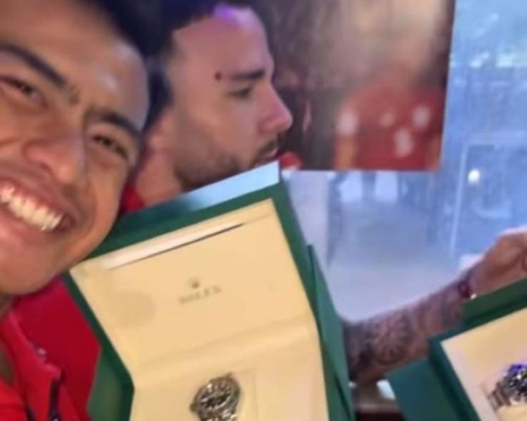 Presiden Prabowo Hadiahi Pemain Timnas Jam Tangan Mewah Usai Kalahkan Tiongkok