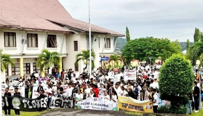 Ribuan Warga Ende Tolak Proyek Geothermal di Flores