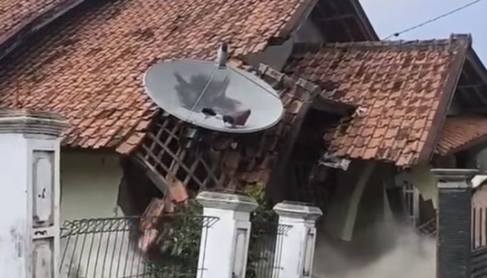 Tanah Bergerak Rusak Puluhan Rumah di Purwakarta, 85 Warga Mengungsi