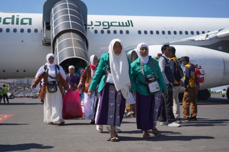 Dua Jemaah Haji Asal Bangkalan Meninggal Dunia di Dalam Pesawat