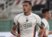 Jay Idzes Tegaskan Komitmen Bertahan di Venezia Meski Klub Terdegradasi ke Serie B