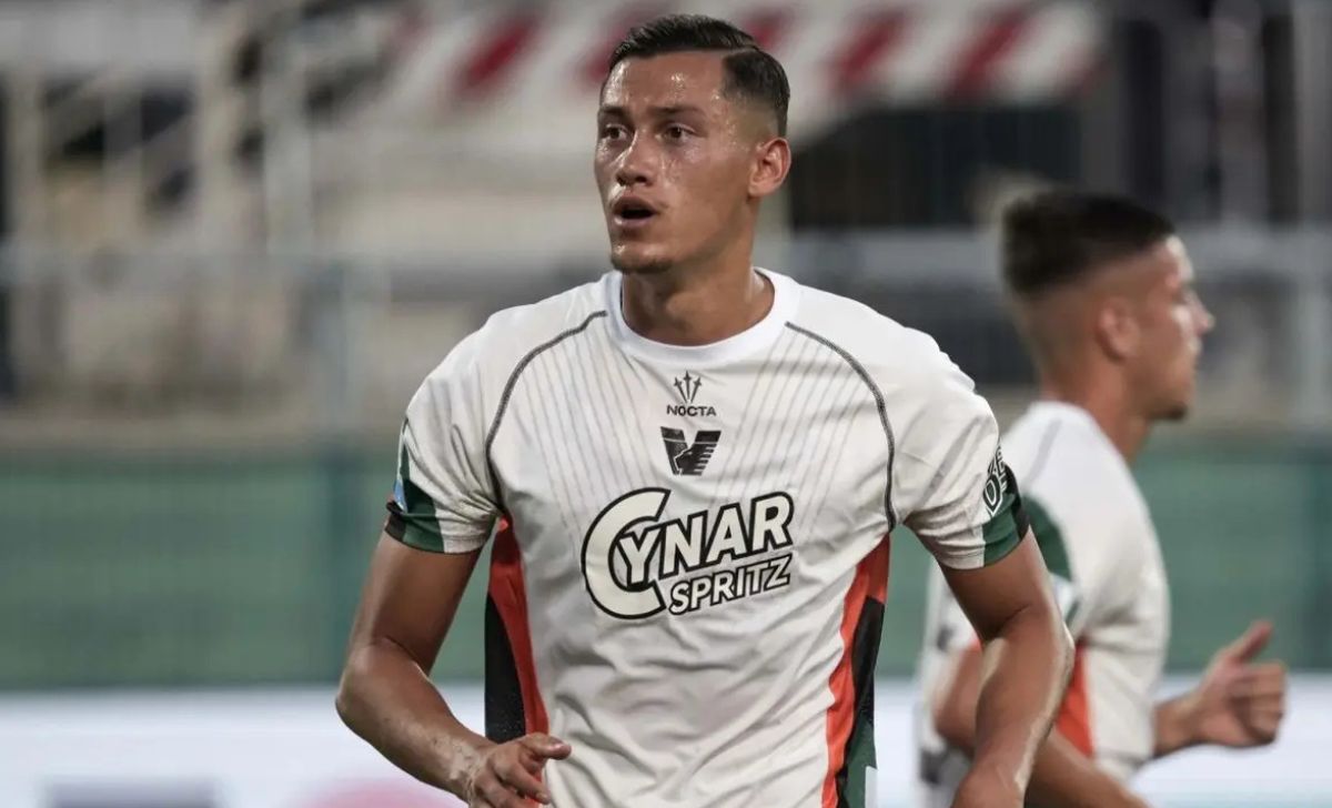 Jay Idzes Tegaskan Komitmen Bertahan di Venezia Meski Klub Terdegradasi ke Serie B