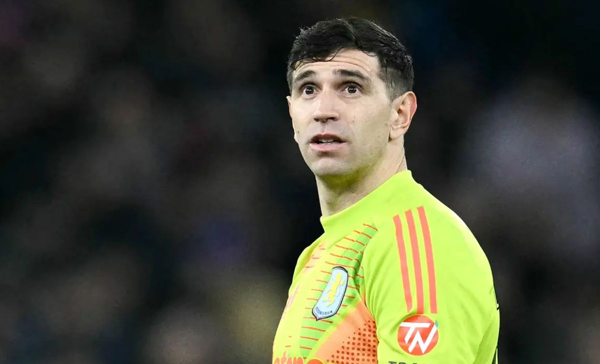 MU Rekrut Senne Lammens, Emiliano Martinez Hadapi Masa Depan Tak Pasti di Aston Villa